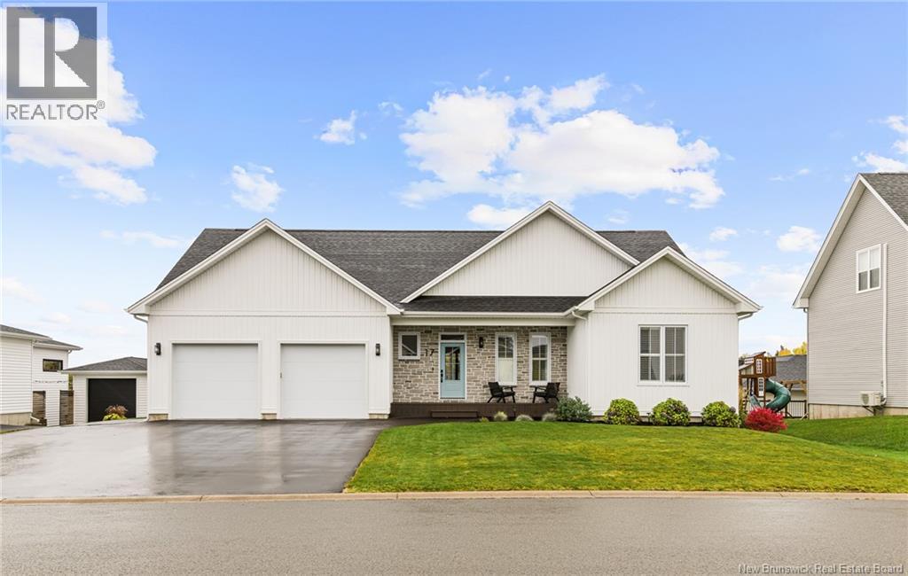 17 Louisarthur, Dieppe, NB E1A 9M5