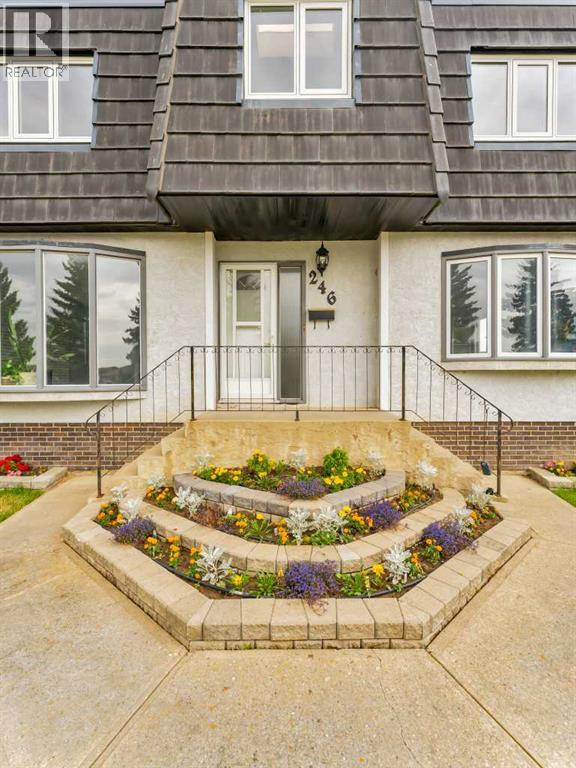 246 Carry Dr SE, Medicine Hat, AB T1B 1N5