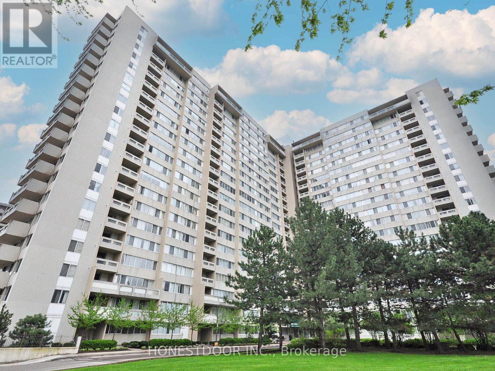 808 3590 Kaneff Cres, Mississauga, ON L5A 3X3