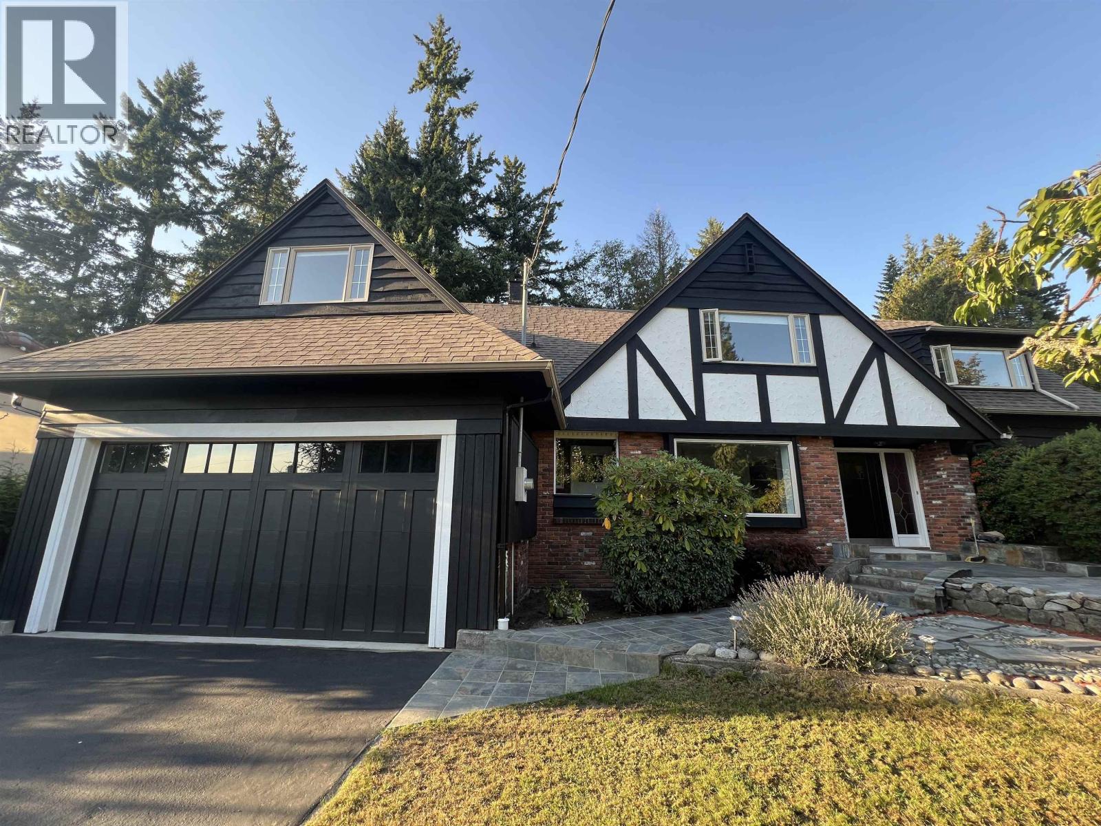 3791 Southridge Ave, West Vancouver, BC V7V 3H9