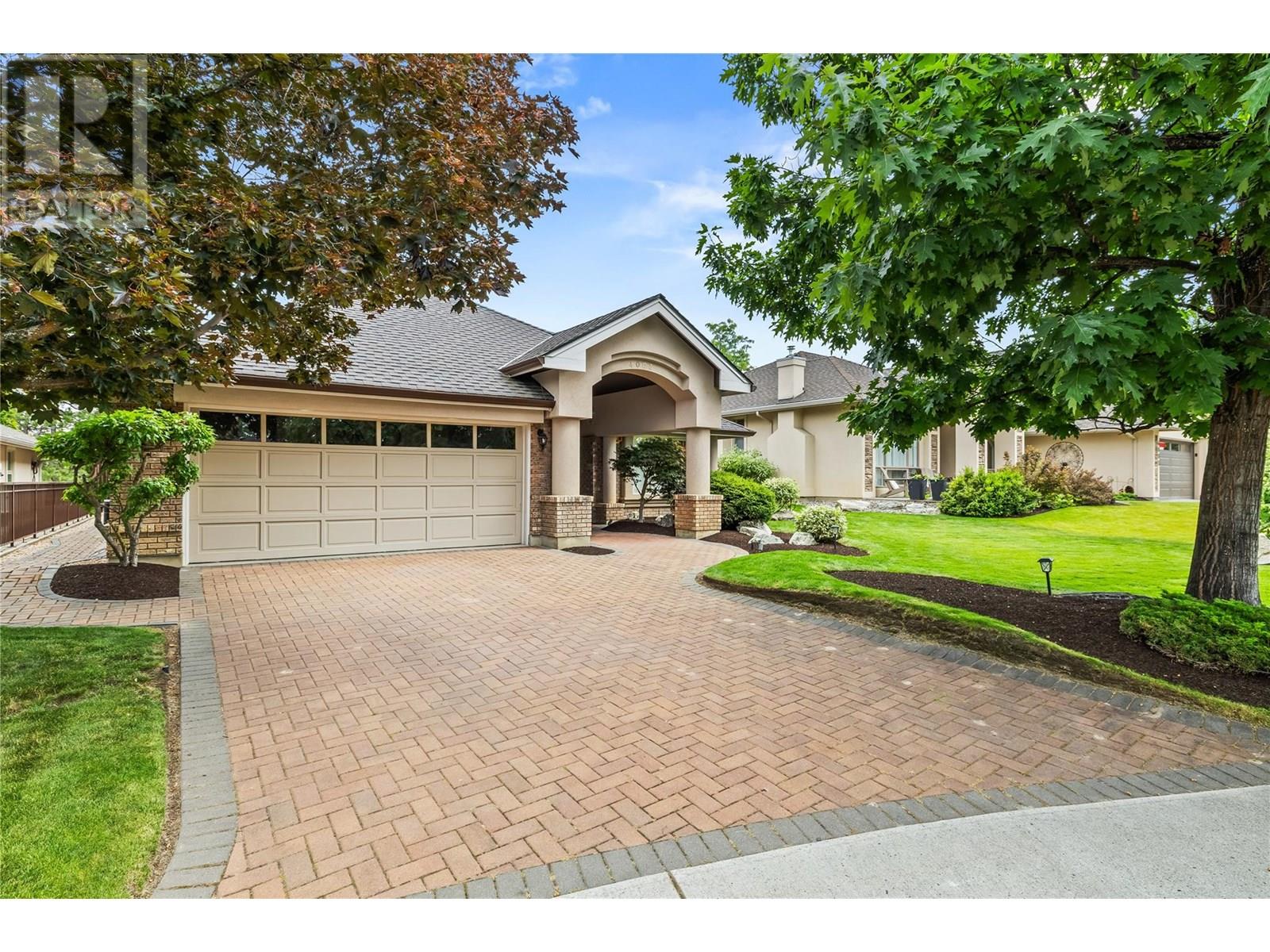4003 Gallaghers Ter, Kelowna, BC V1W 3Z8