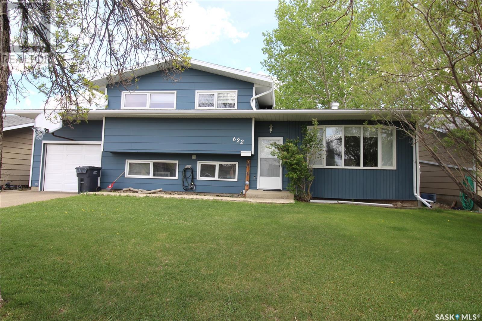622 9th Street West, Shaunavon, SK S0N 2M0