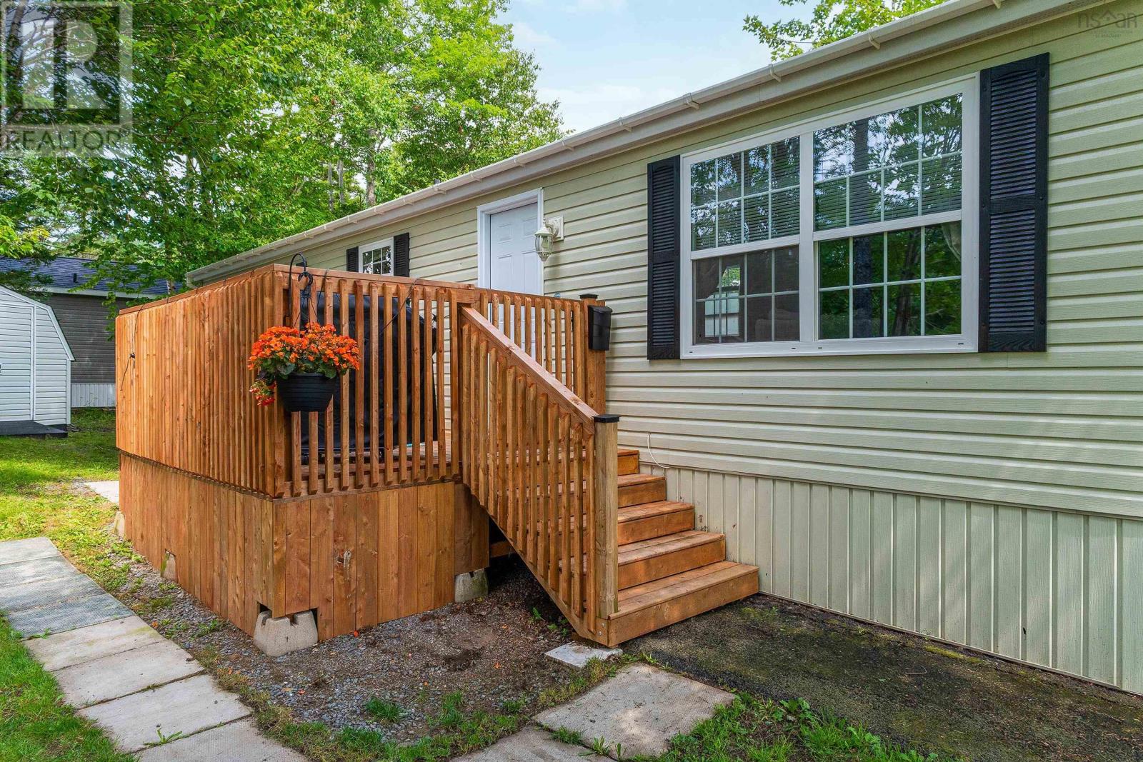 25 Champlain Ave, Middle Sackville, NS B4E 3B2
