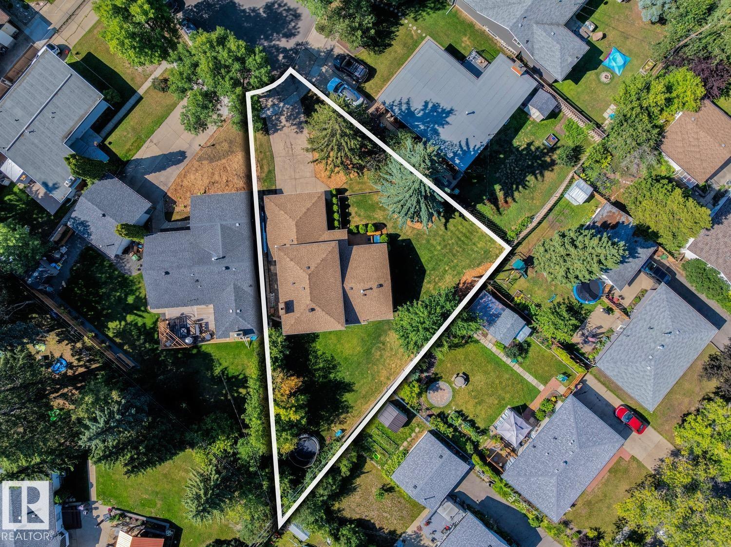 28 Greer Cr, St. Albert, AB T8N 1T8