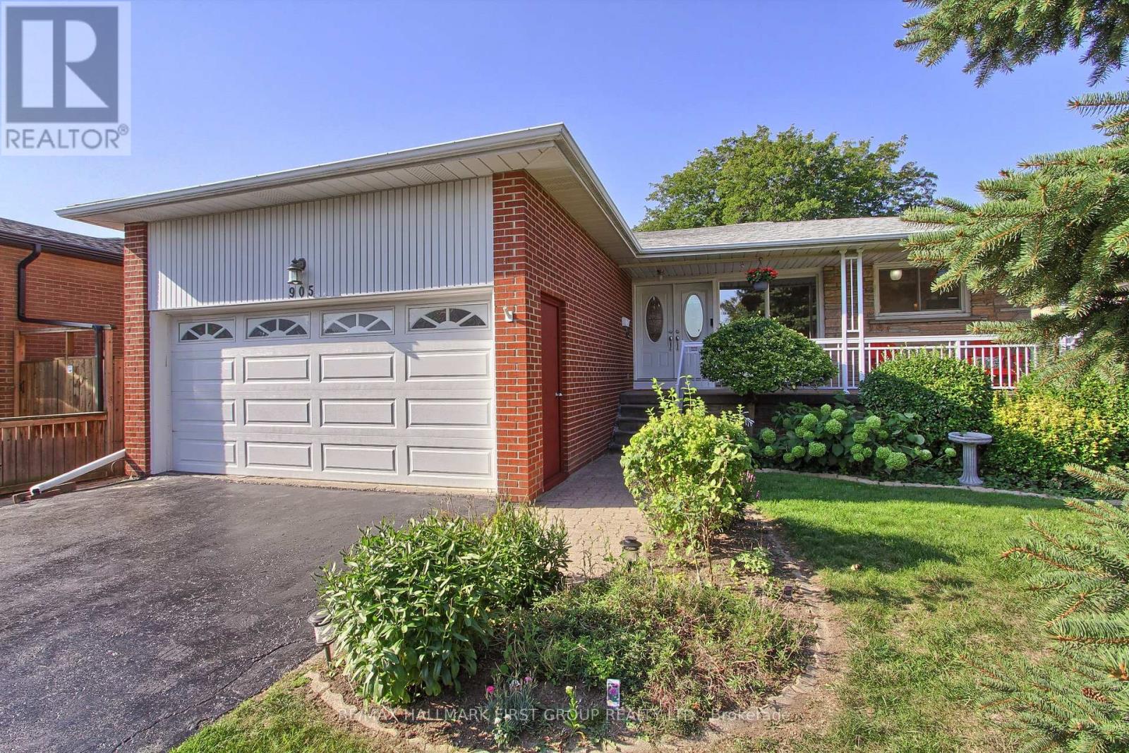 905 Lexicon Dr, Mississauga, ON L4Y 2P9