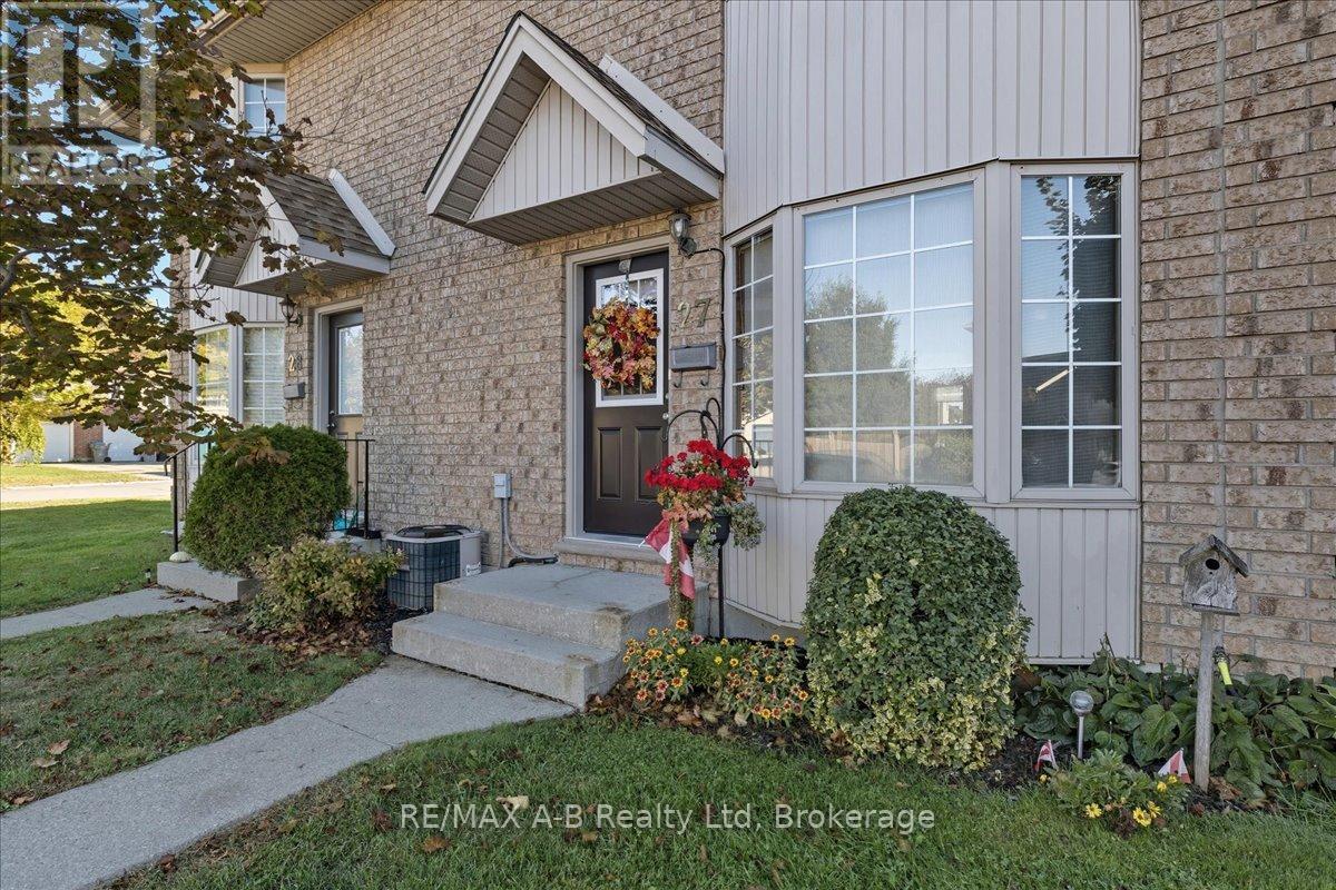 27 20 Southvale Rd, St. Marys, ON N4A 1E9