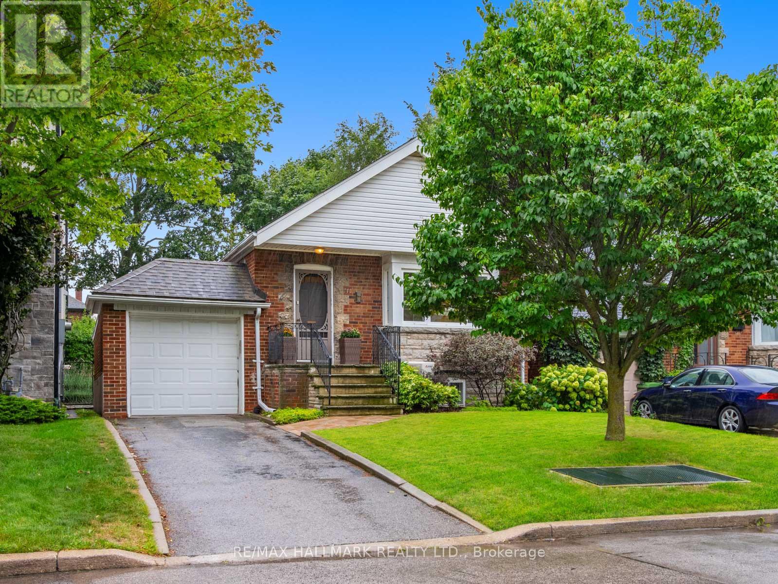 11 Briar Dale Blvd, Toronto, ON M1N 1Z3