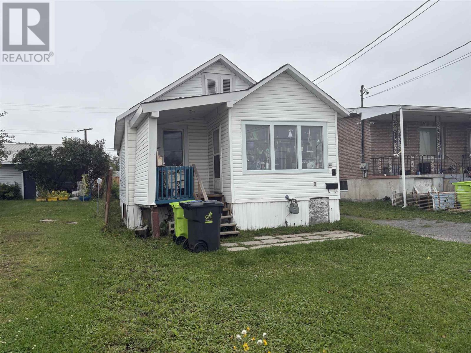 8 Stevens St, Sault Ste. Marie, ON P6B 3N1