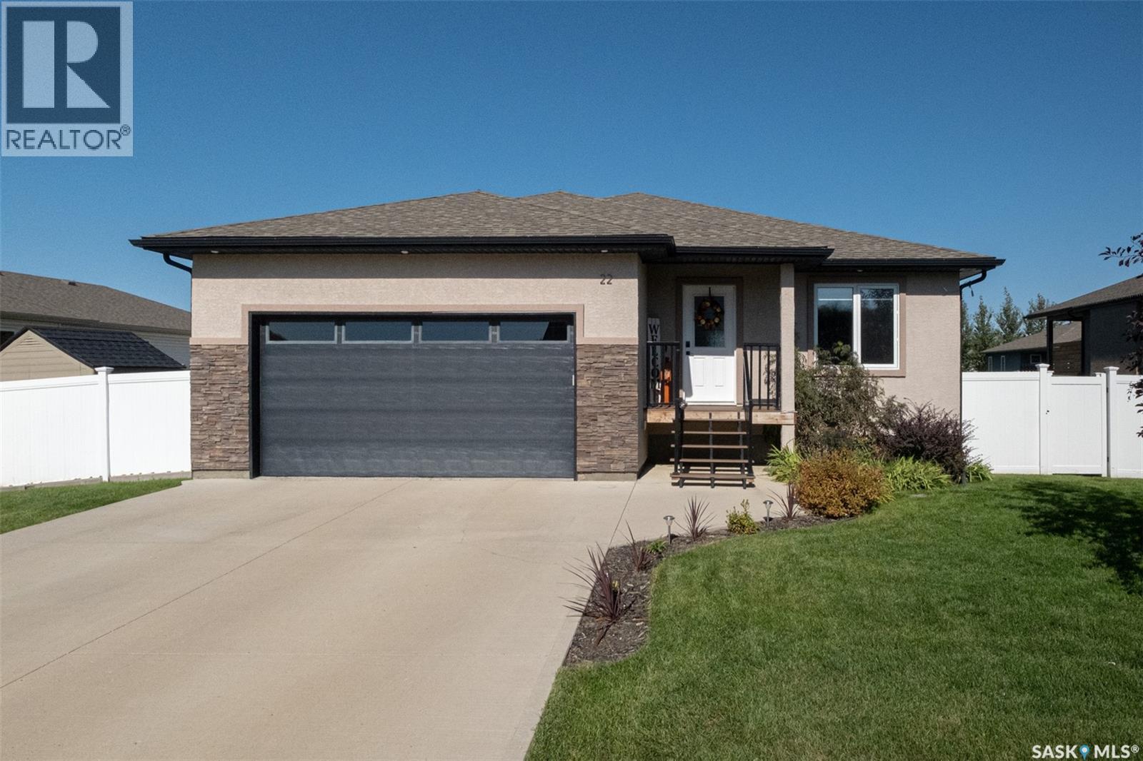 22 Stardust Bay, White City, SK S4L 0A1