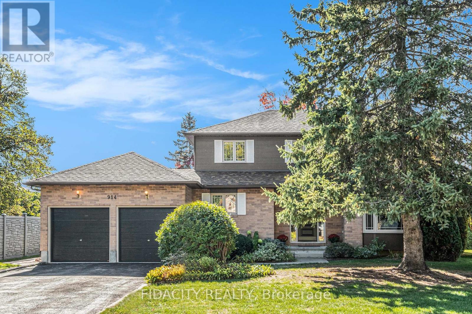 914 Long Meadow Way, Ottawa, ON K2S 0R9