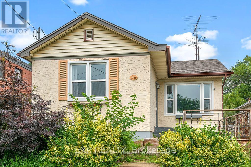 28 Gale Cres, St. Catharines, ON L2R 3K9