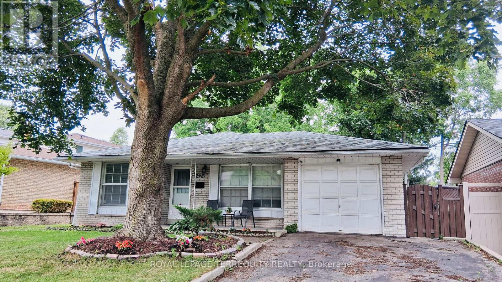 2145 Sandringham Dr, Burlington, ON L7P 1T8