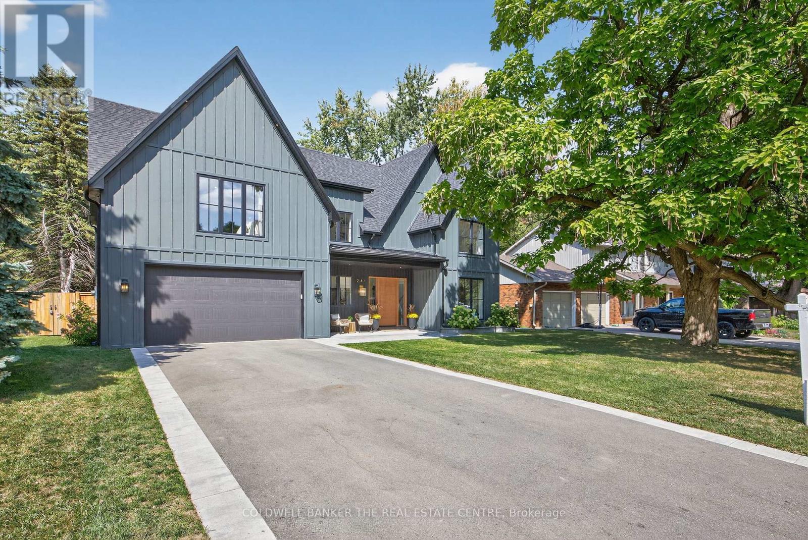 241 Woodmount Pl, Newmarket, ON L3Y 1R5
