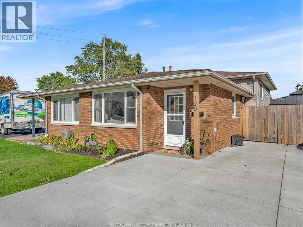 129 Lansdowne Ave, Kingsville, ON N9Y 1S4