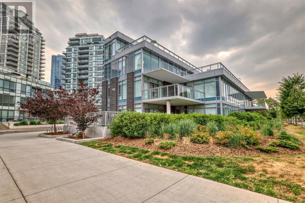 88 Waterfront Mews Sw Unit 201, Calgary, AB T2P 1K7