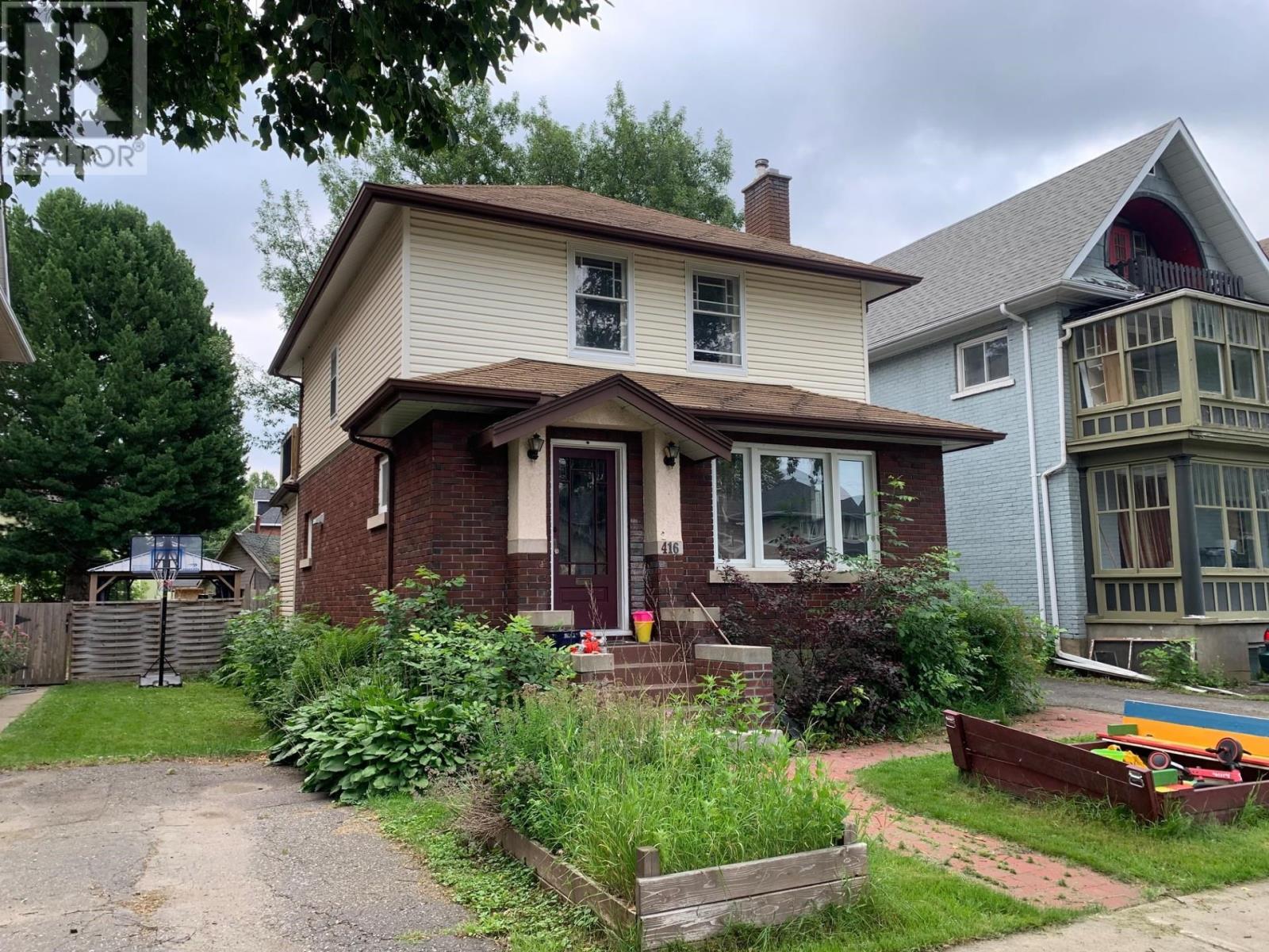 416 Marks St S, Thunder Bay, ON P7E 1M5