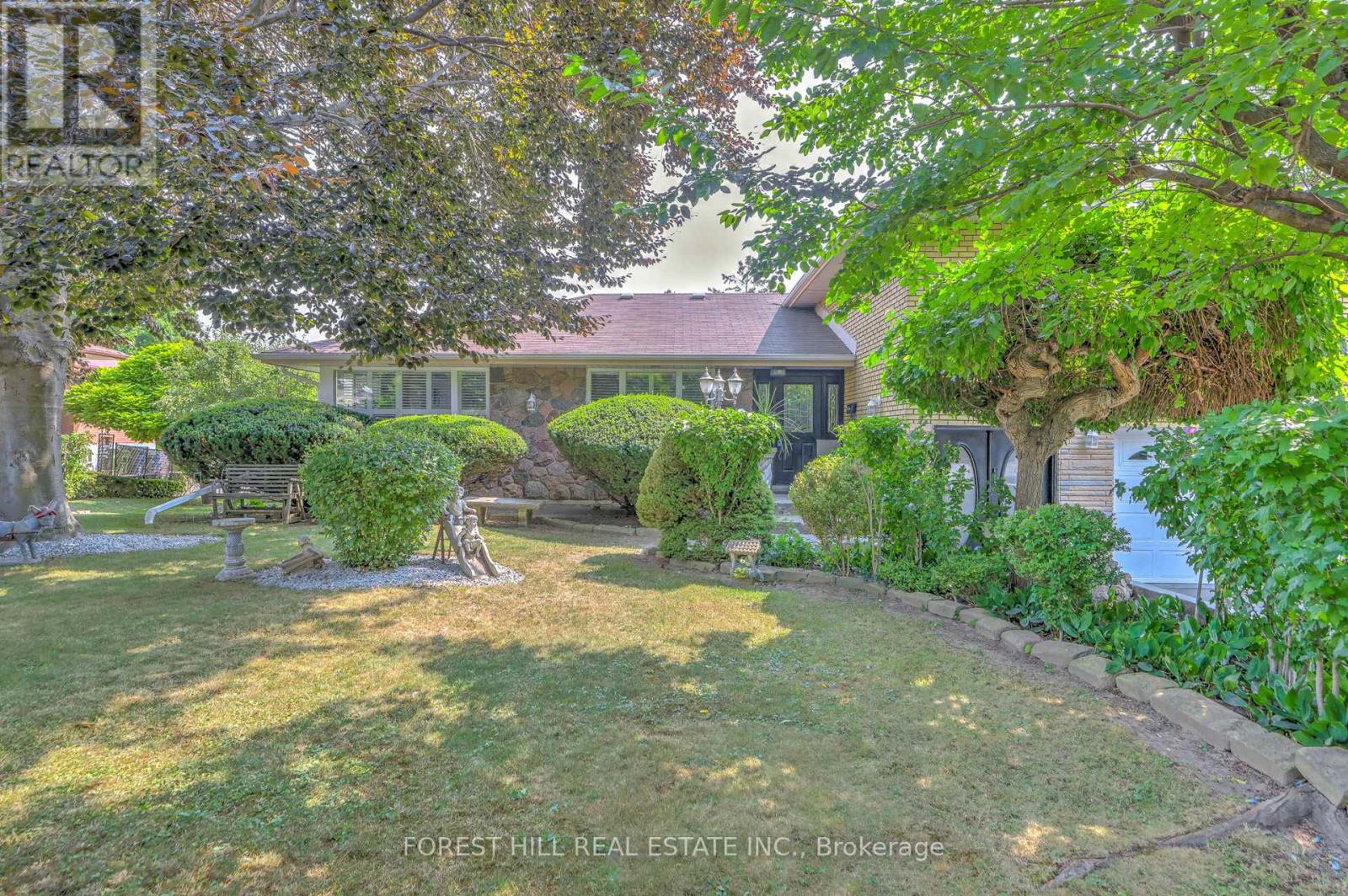 89 Portage Ave, Toronto, ON M9N 3H2