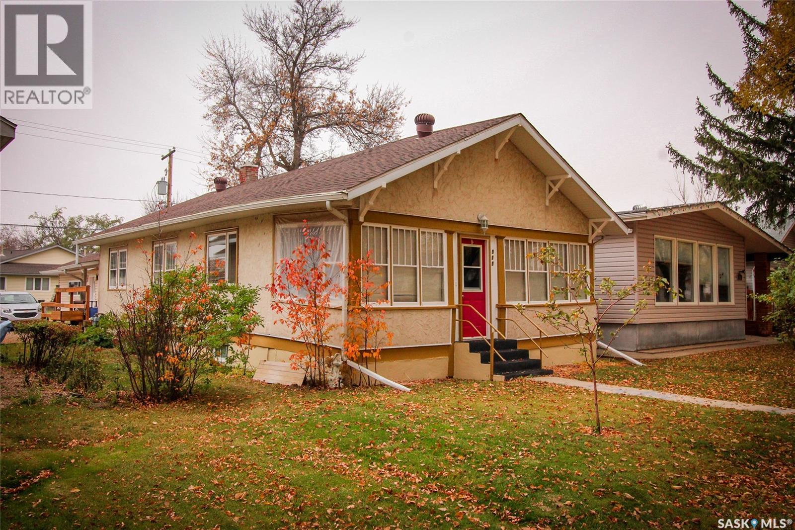 515 1 Street East, Shaunavon, SK S0N 2M0