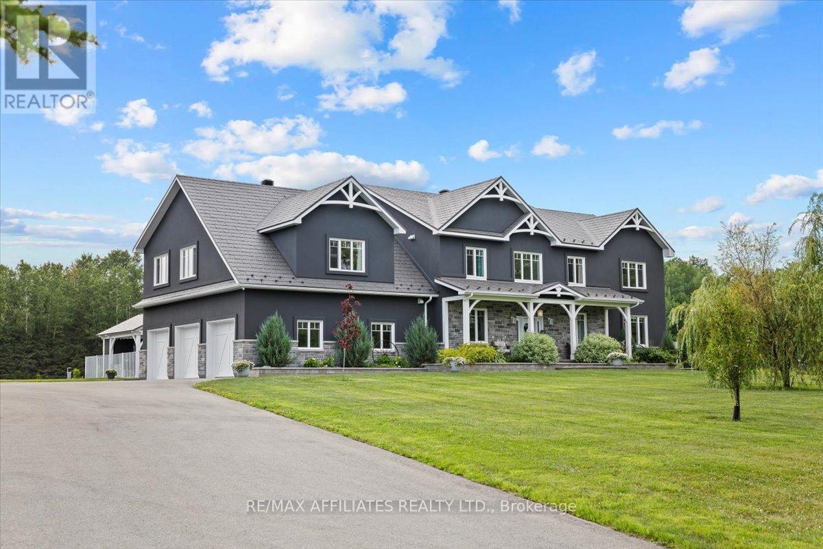 2440 Emmett Rd, Ottawa, ON K4C 1S1