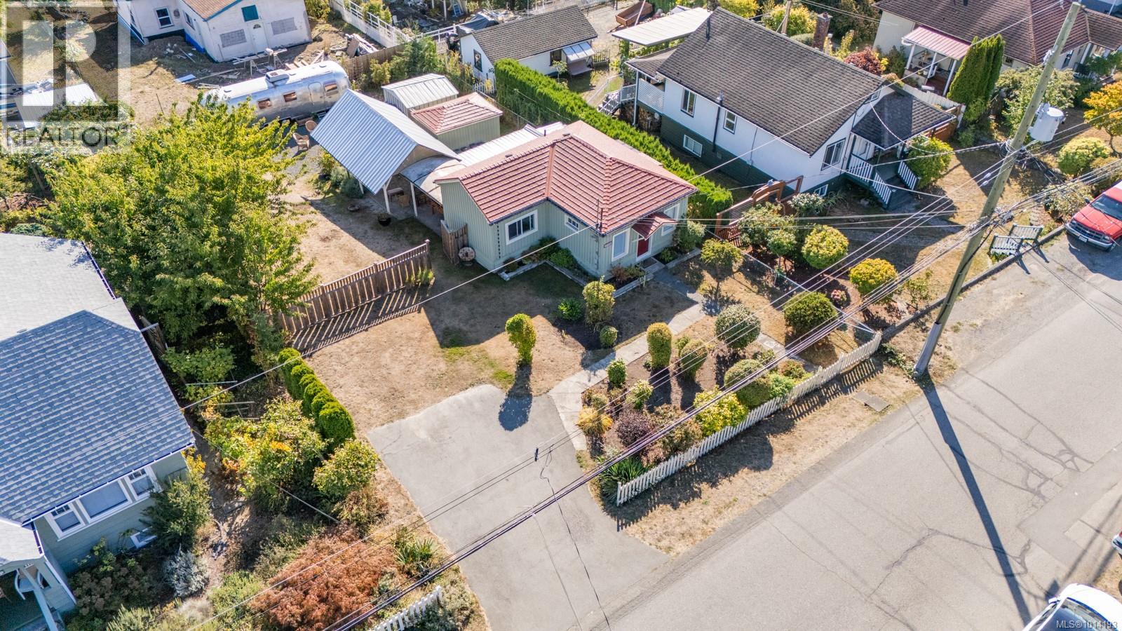 9885 Willow St, North Cowichan, BC V0R 1K1