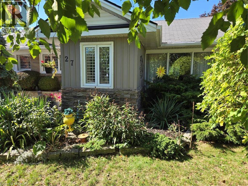 27 Hepburn Ave, St. Thomas, ON N5R 4J4