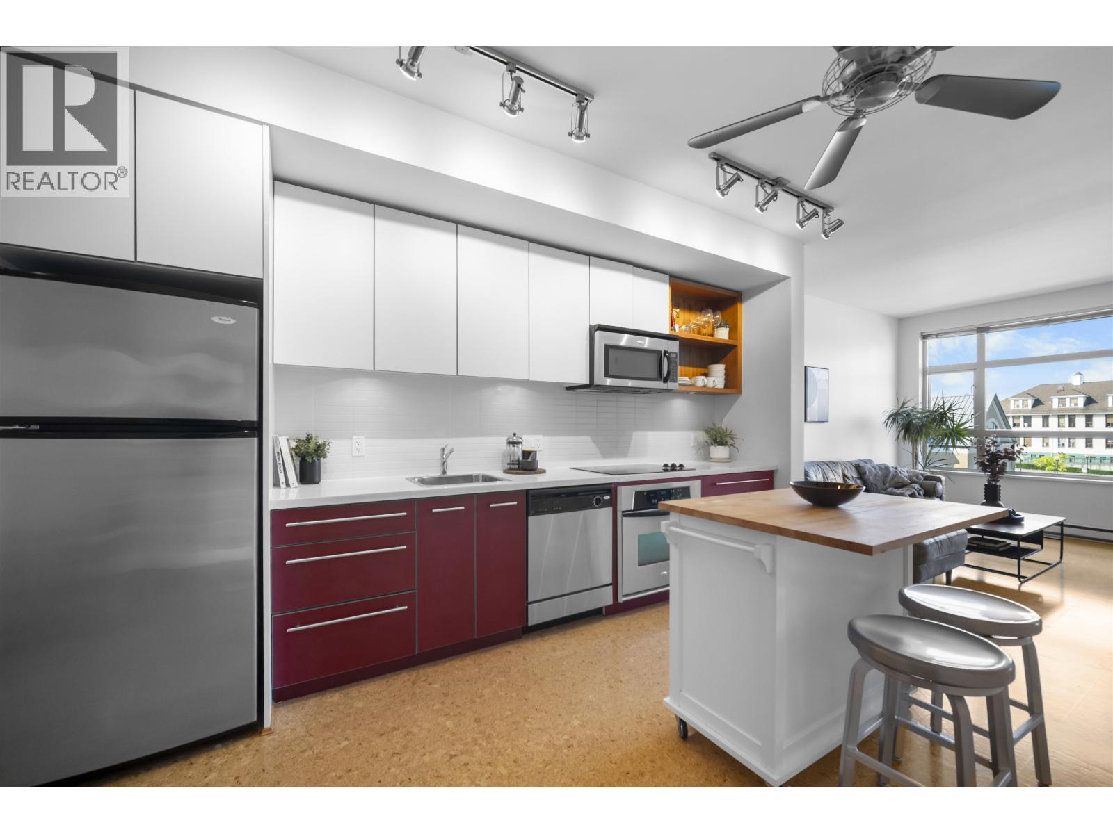 2828 Main Street Unit 402, Vancouver, BC V5T 3G2