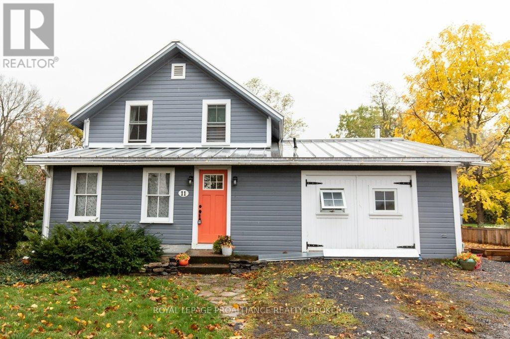 11 Eliza St, Frontenac Islands, ON K0H 2Y0