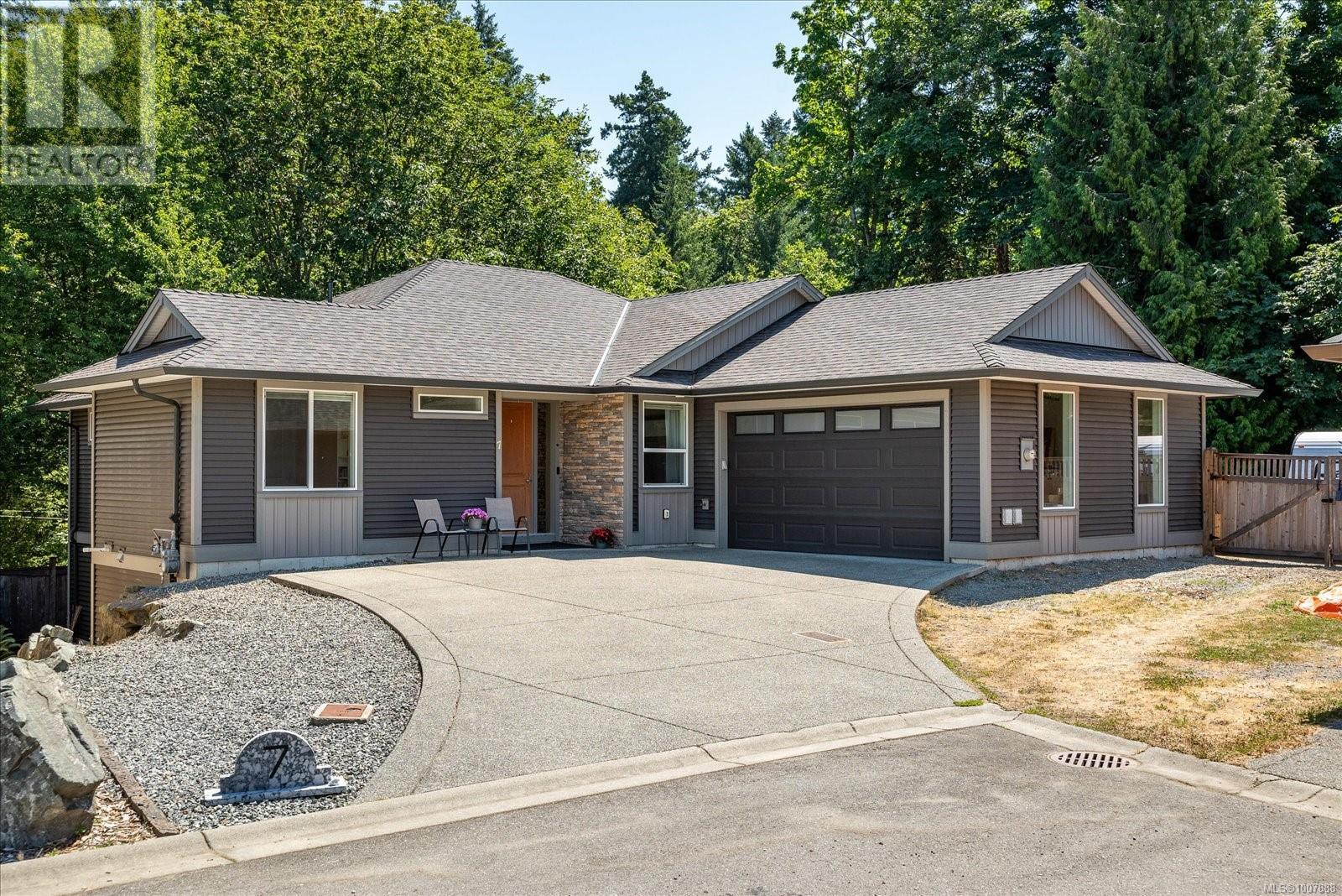 313 Holland Creek Pl Unit 7 Pl, Ladysmith, BC V9G 1T6