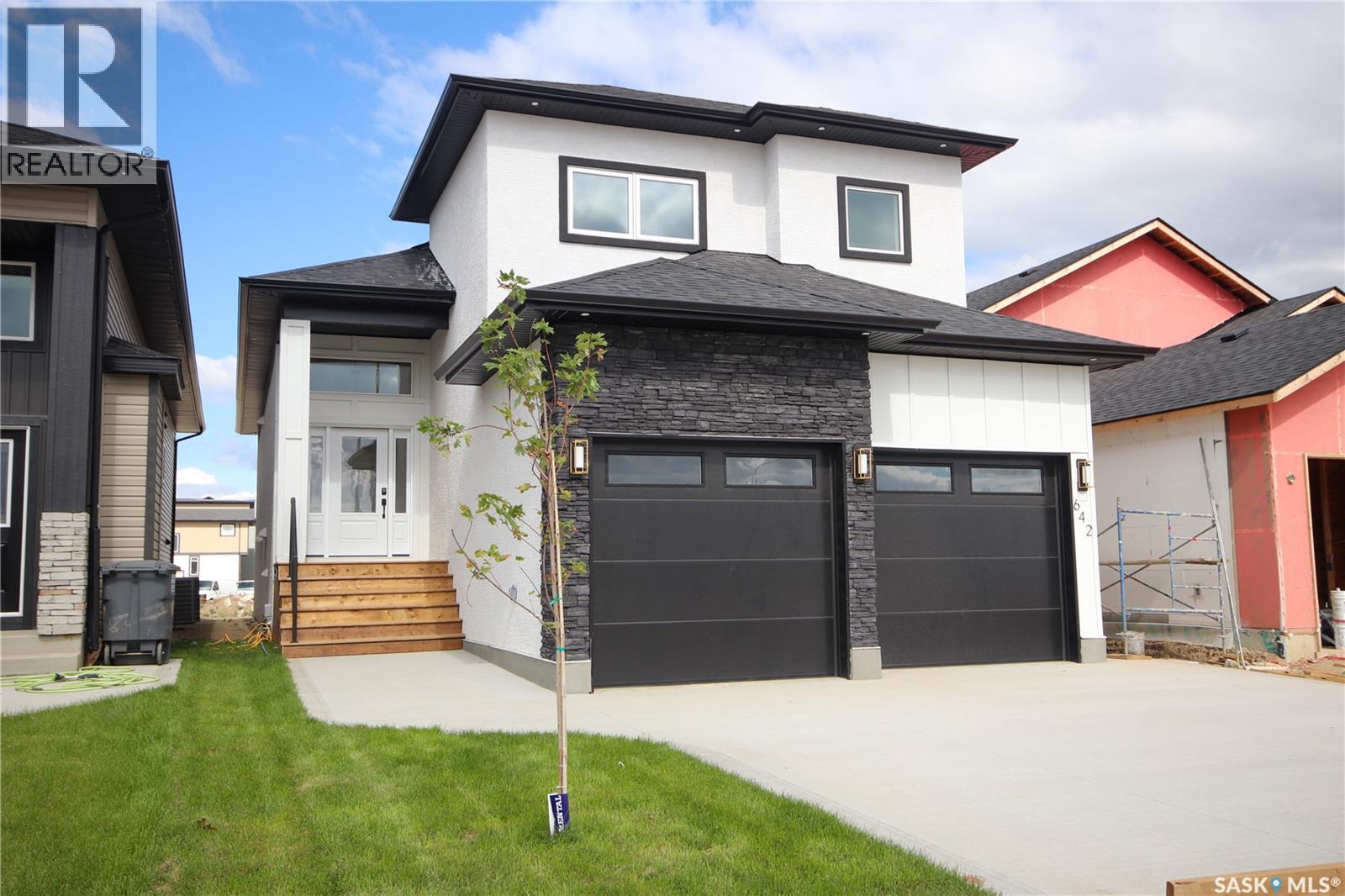 642 Sharma Cres, Saskatoon, SK S7W 1L2