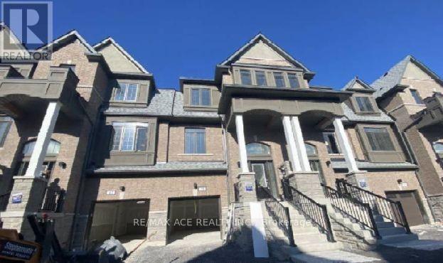 39 Selfridge Way, Whitby Downtown Whitby, ON L1N 0N9