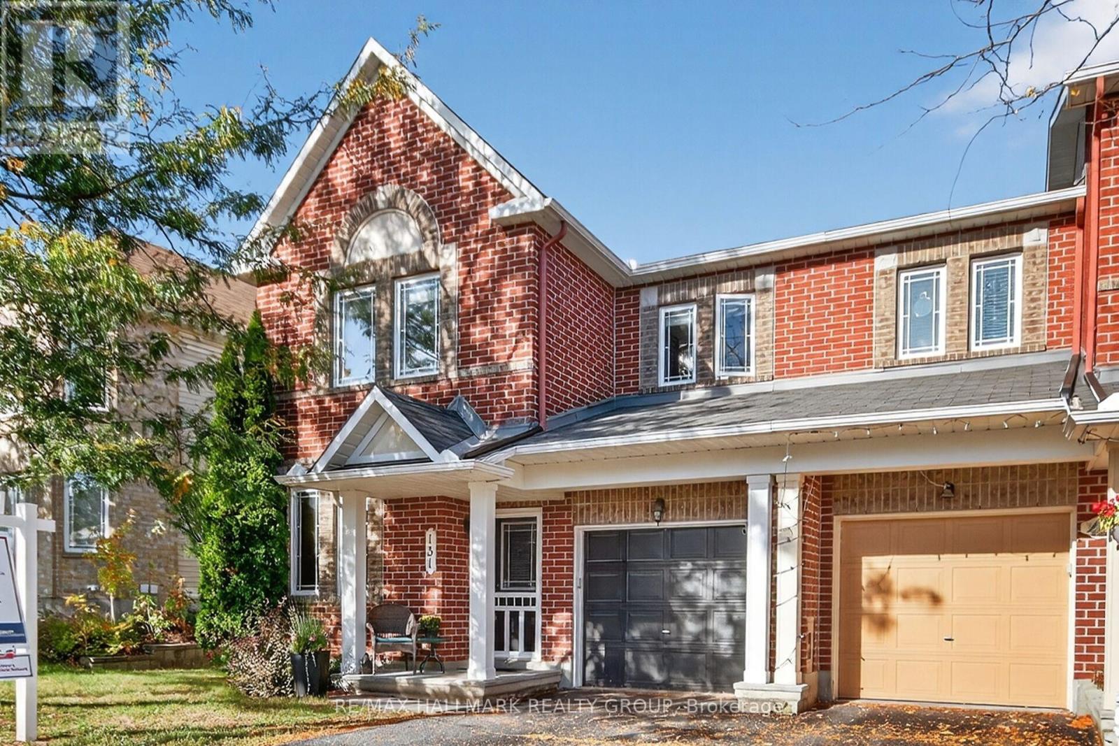 131 Harbour View St, Ottawa, ON K2G 6Z8