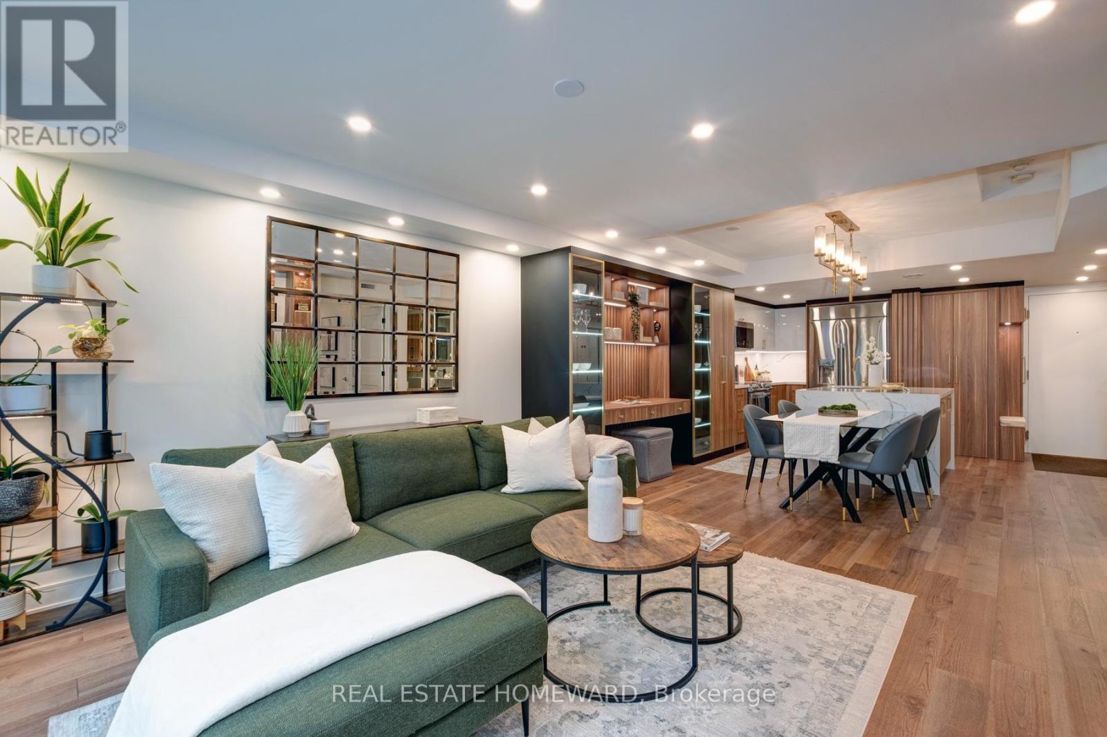 602 263 Wellington St W, Toronto, ON M5V 3E6