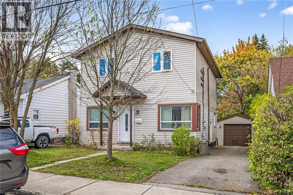 230 Broadway Ave, Hamilton, ON L8S 2W6