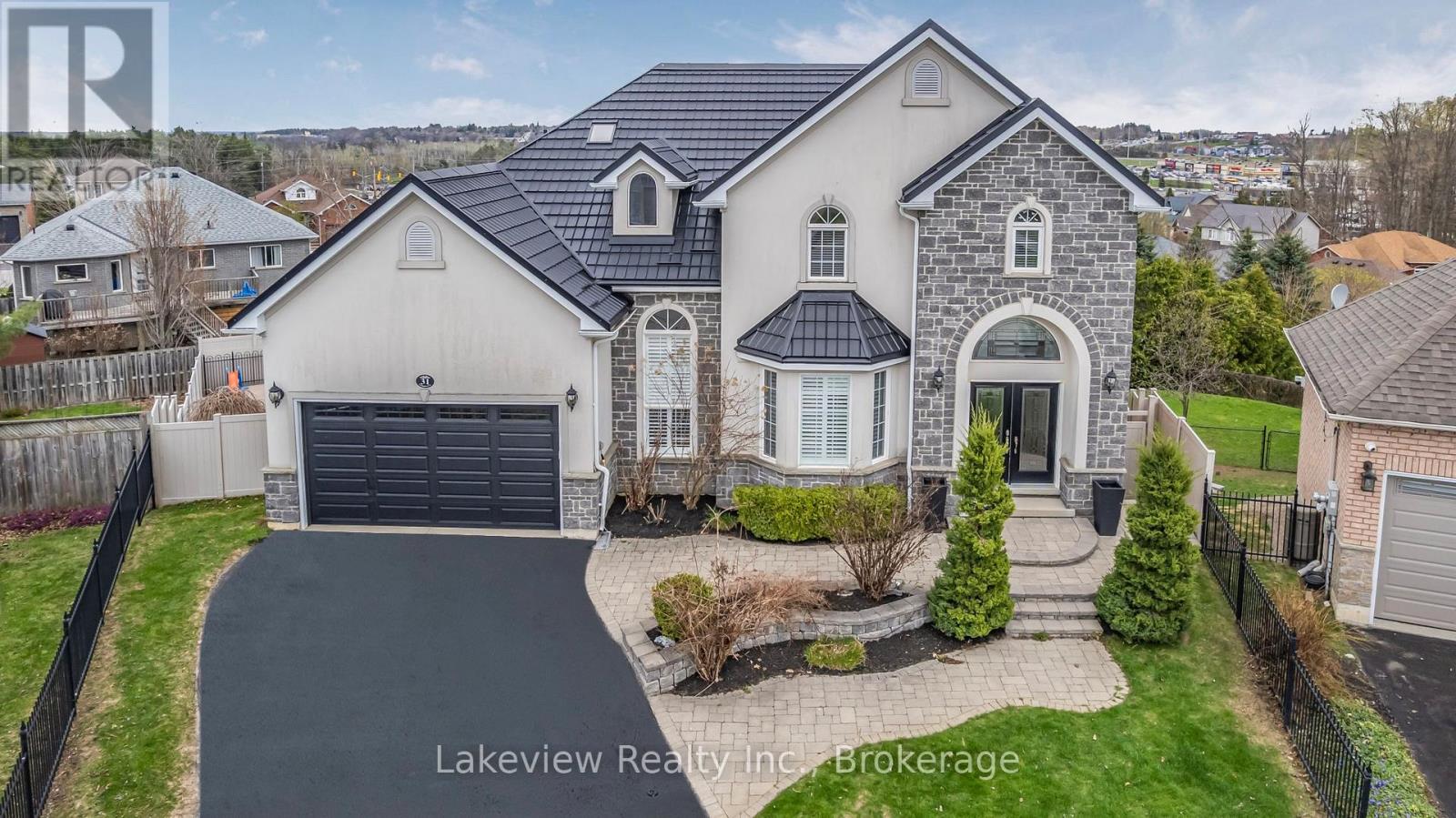 31 Cleopatra Ct, Orillia, ON L3V 7Y7