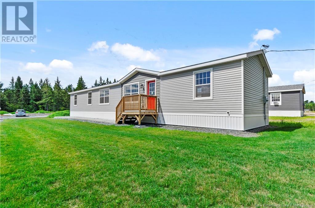 28 Luanne Dr, Lincoln, NB E3B 9E5