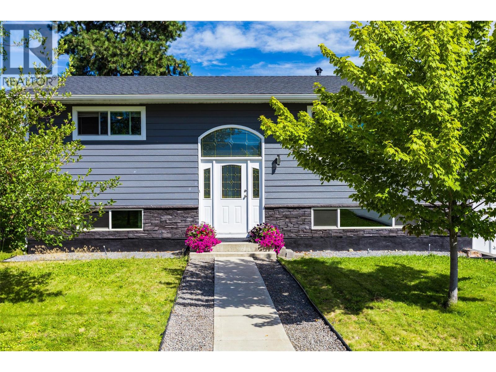 320 Husch Rd, Kelowna, BC V1X 1N1