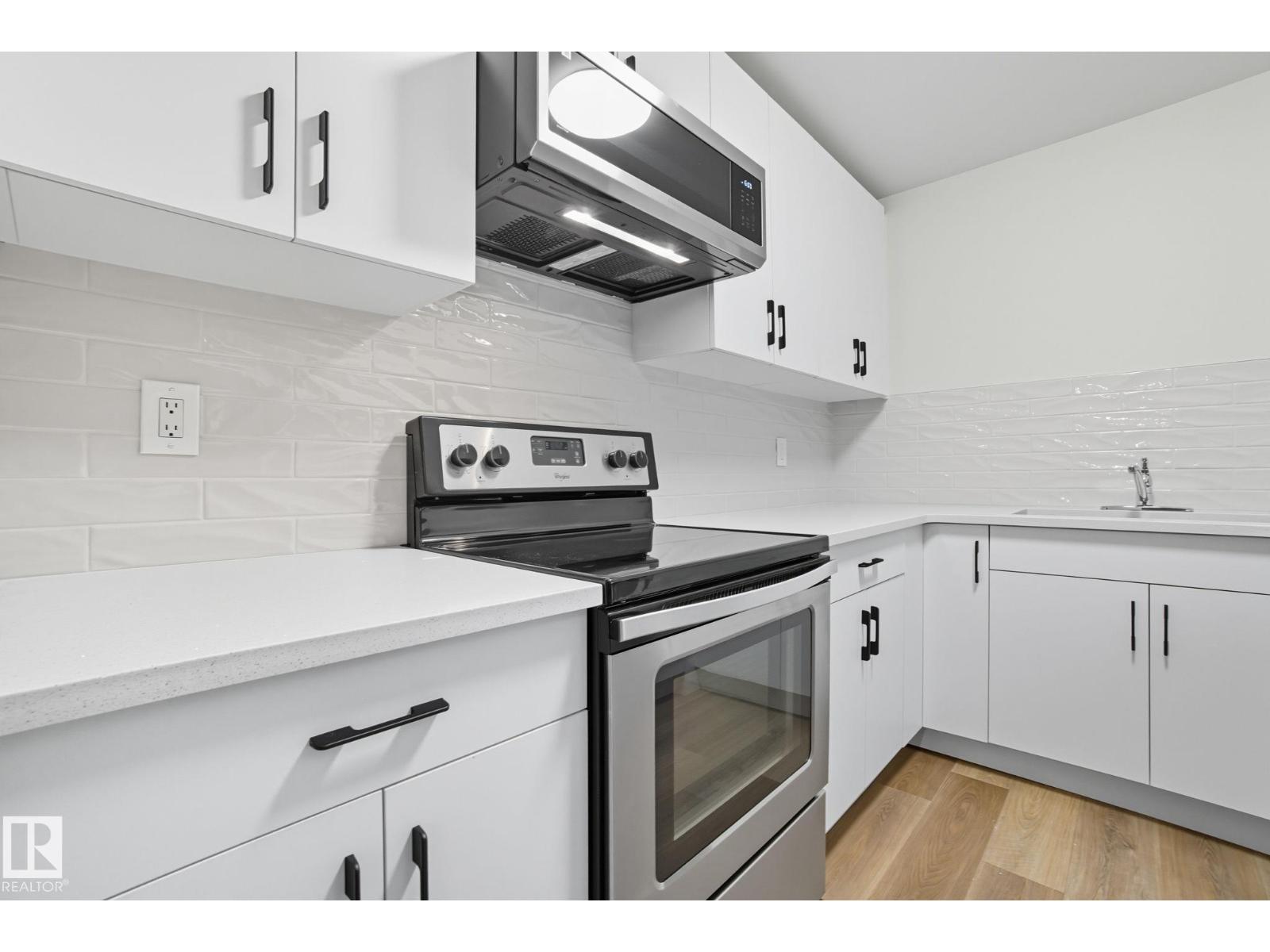 10160 119 Street Northwest #6, Edmonton, AB T5K 1Y9