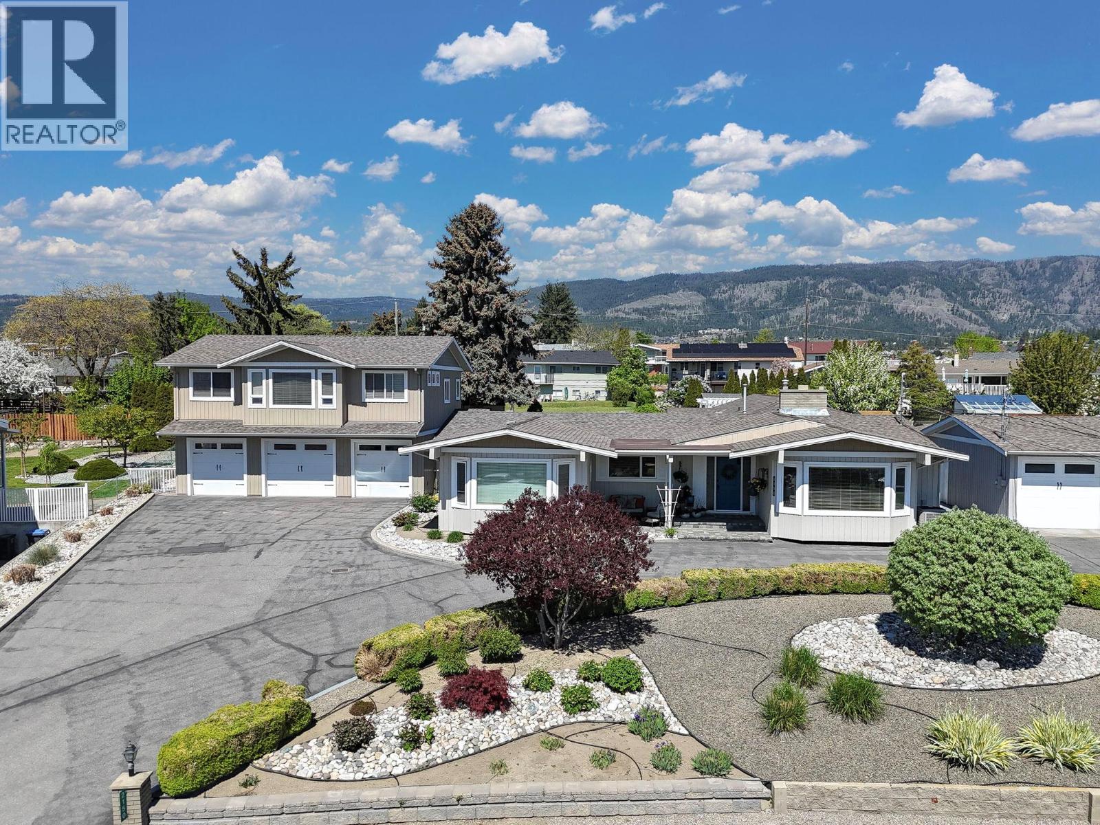 2150 Witt Rd, West Kelowna, BC V4T 2C4
