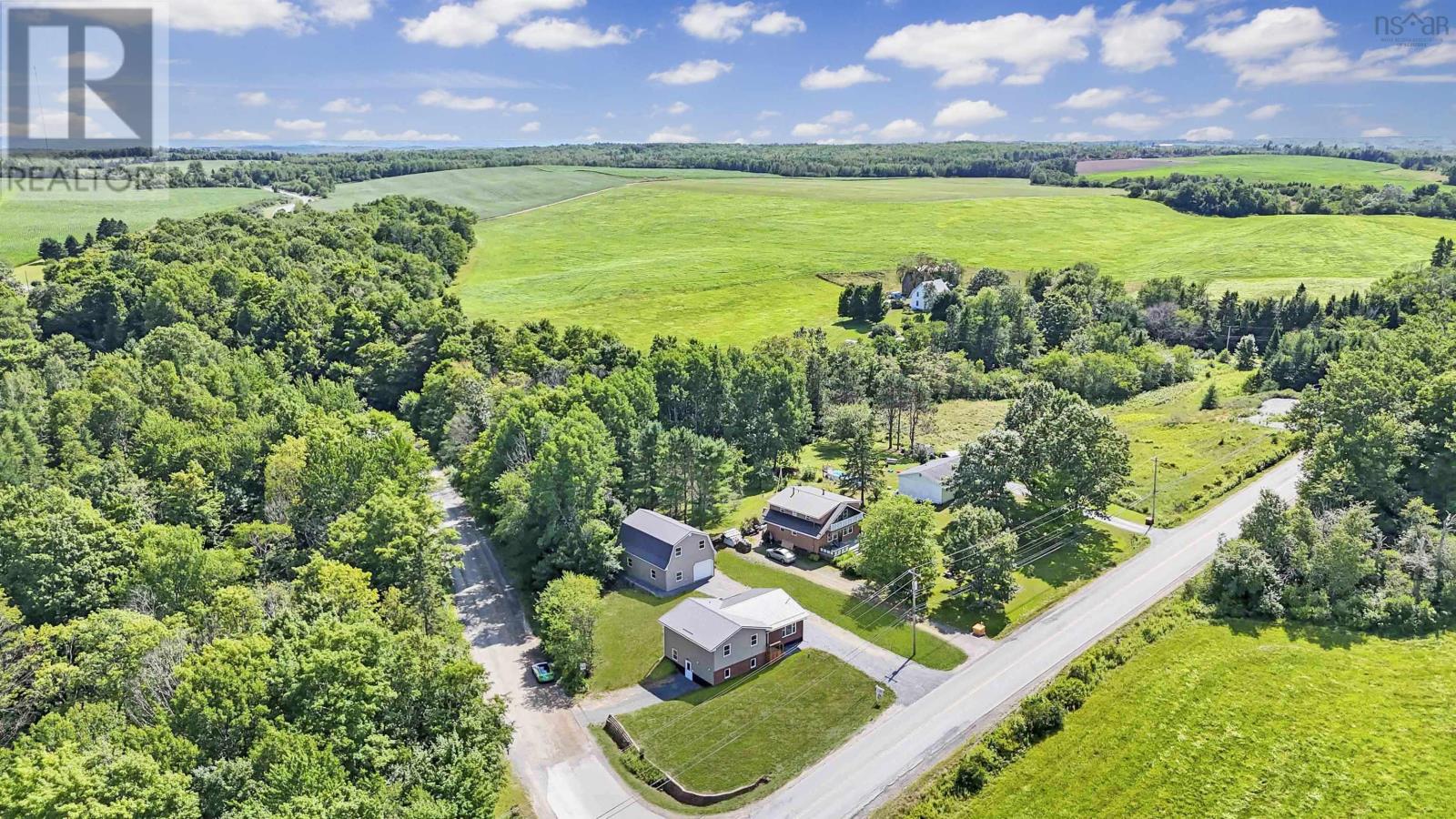 39 Robinson Rd, Mill Village, NS B0N 2H0