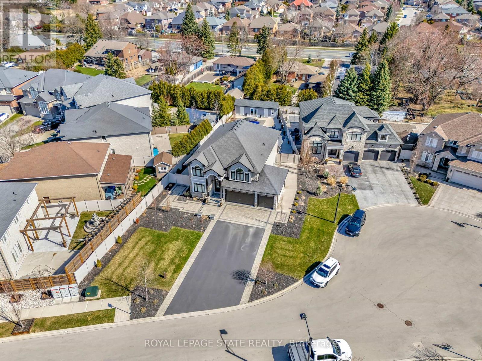 7 Bernini Ct, Hamilton, ON L9B 0C5