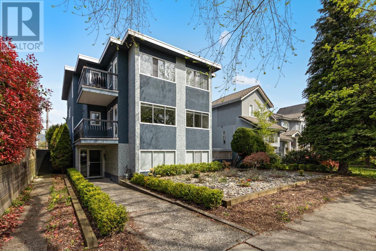 1923 Parker St, Vancouver, BC V5L 2L2