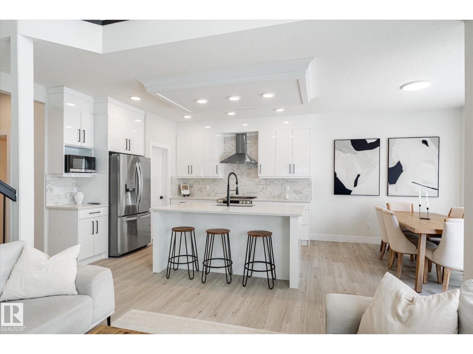1214 Eaton Ln NW, Edmonton, AB T6M 1M9