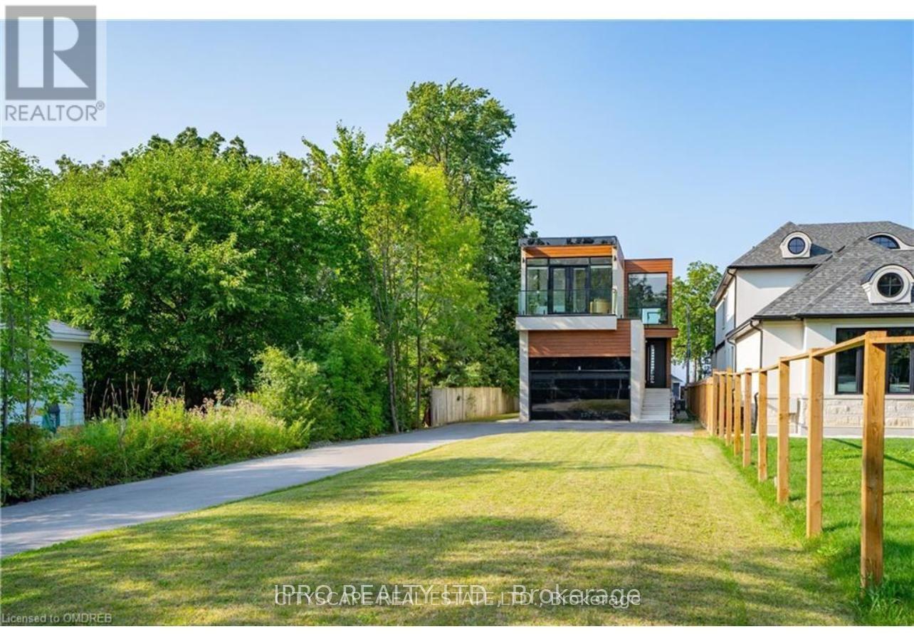 6 Campview Rd, Hamilton, ON L8E 5E2