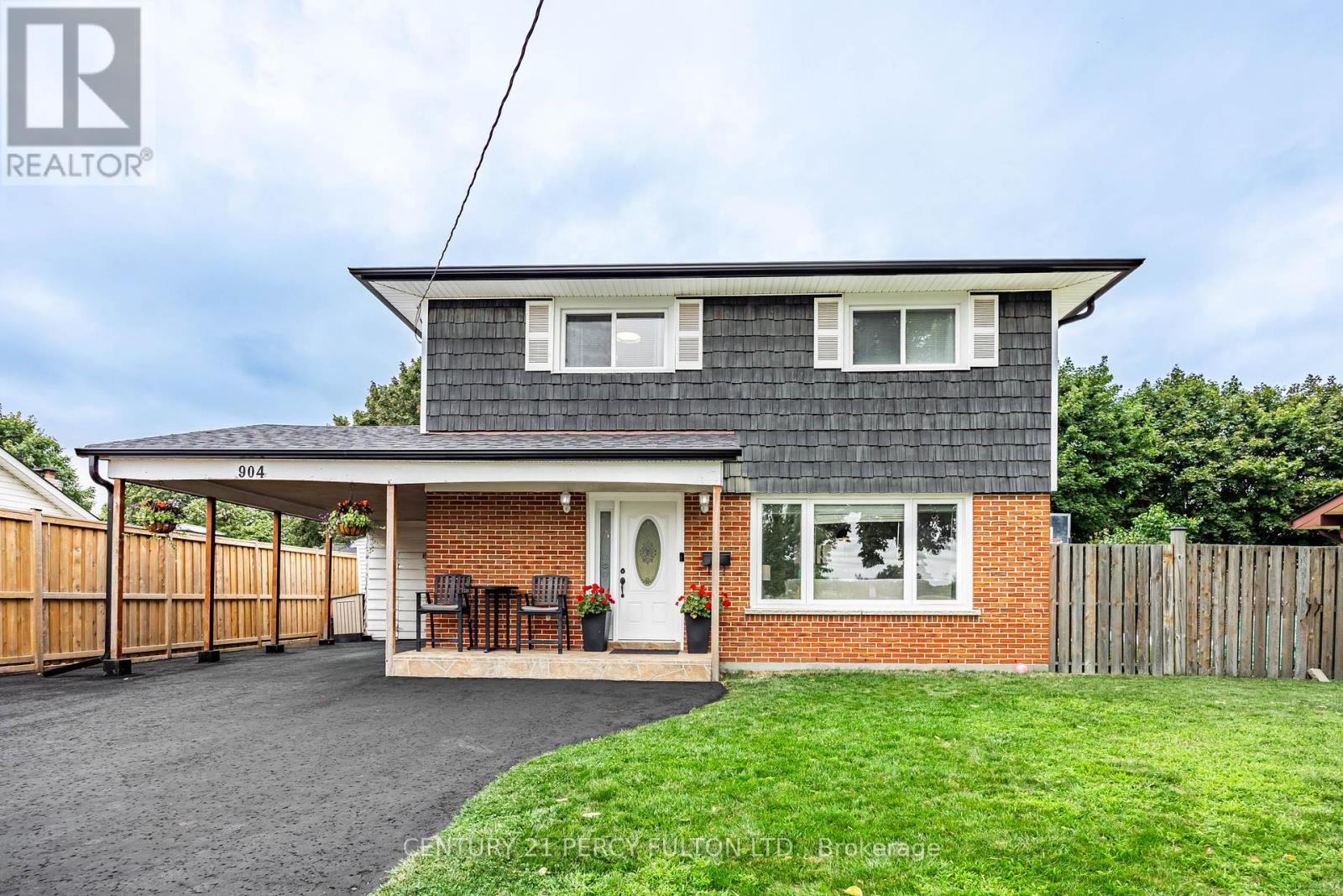 904 Somerville St, Oshawa, ON L1G 4J7