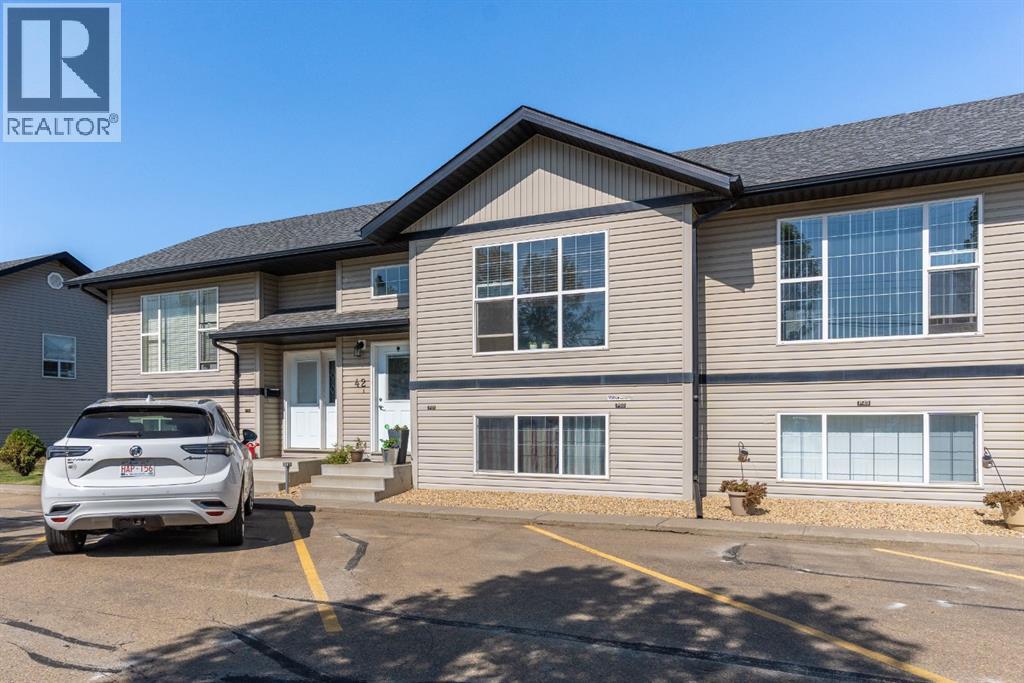 4702 53 Avenue Unit 42, Camrose, AB T4V 0Y2