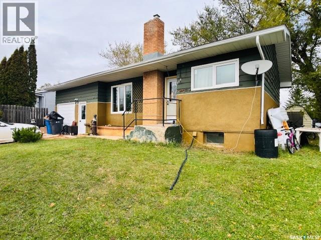 112 Fraser Ave, Oxbow, SK S0C 2B0
