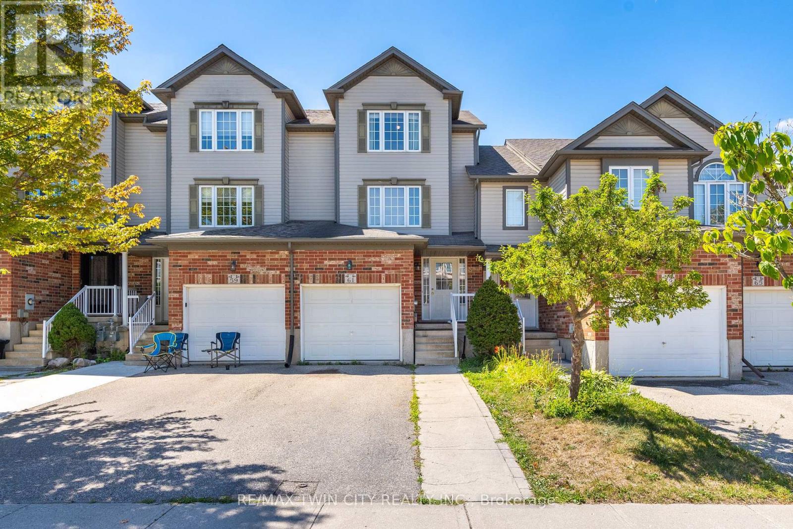 61 Madeleine St, Kitchener, ON N2R 1V4