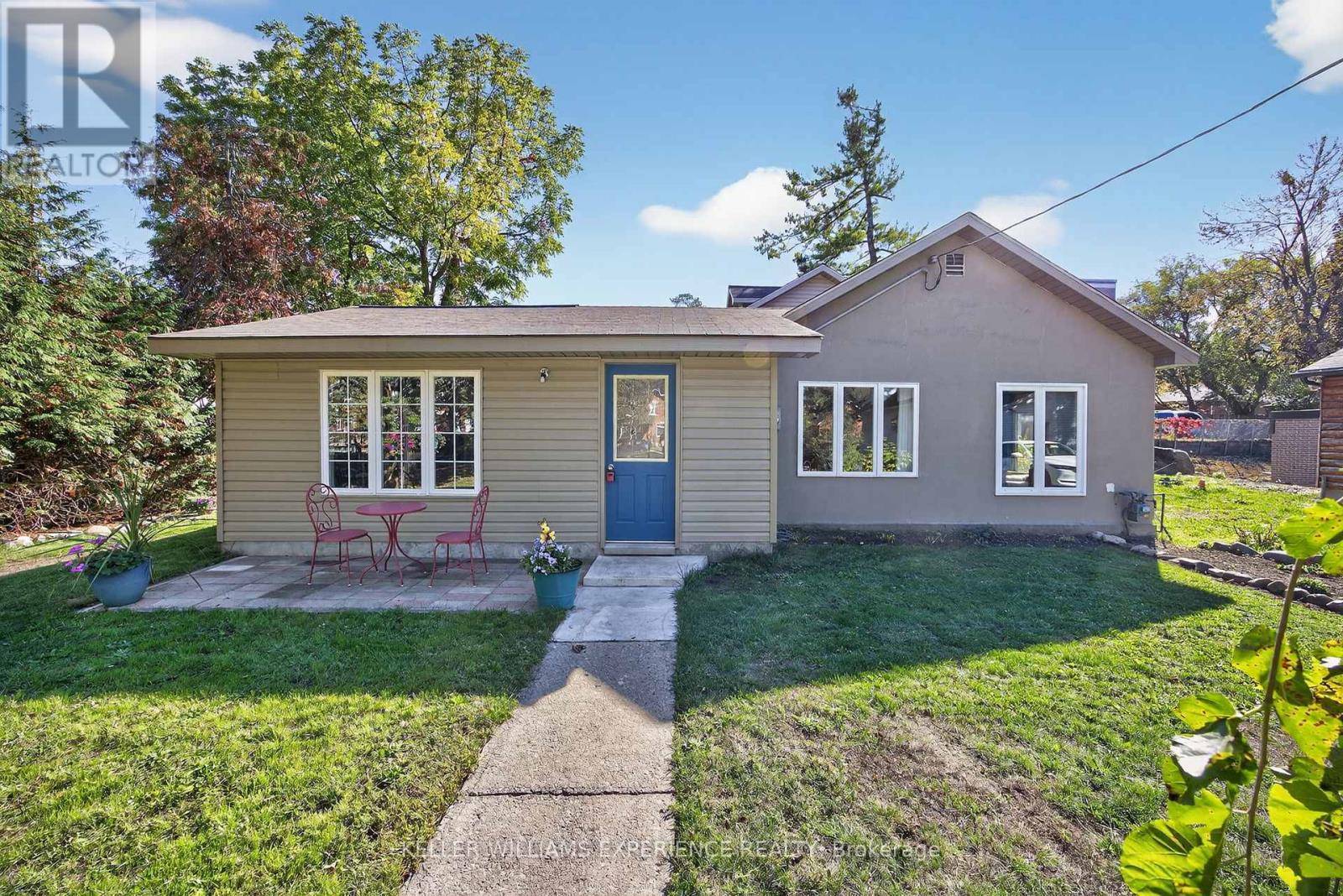116 Burton Ave, Barrie, ON L4N 2R8