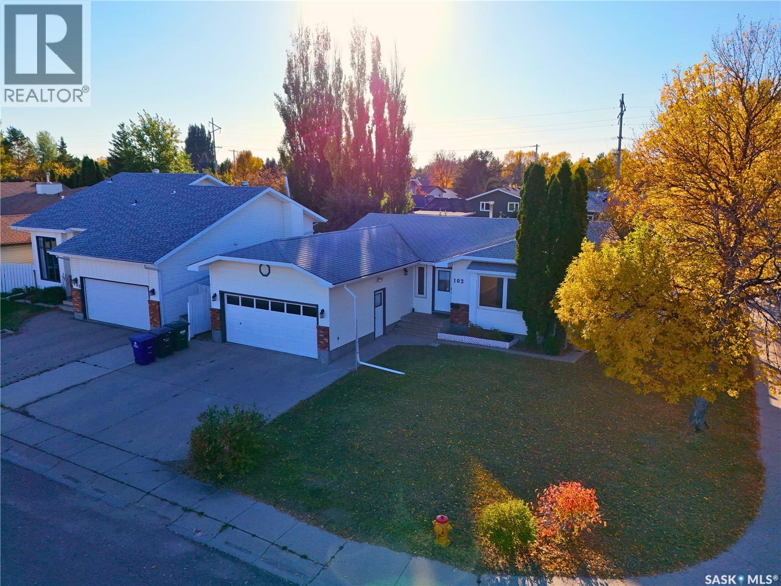 102 Bonli Cres, Saskatoon, SK S7N 3Z8