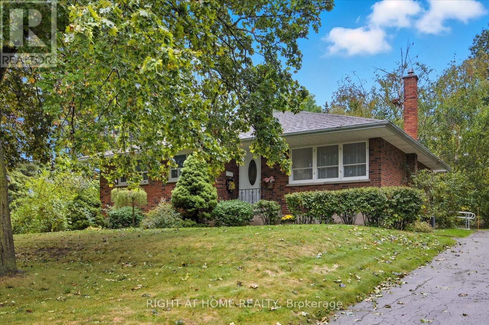 81 Meadow Cres, Whitby Blue Grass Meadows, ON L1N 3J2